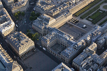 FRANCE. PARIS (75) 1ST DISTRICT. AERIAL VIEW OF THE COUNCIL OF STATE AND THE ROYAL PALACE DISTRICT