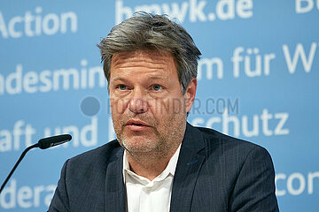 Berlin  Deutschland - Rober Habeck bei einer Pressekonferenz in seinem Ministerium.