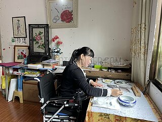 China-Guizhou-Guiyang-Wheelchair-gebundener Maler (CN)