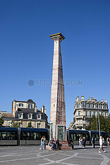 FRANCE. GIRONDE (33). BORDEAUX. VICTORY SQUARE. THE HELICAL-SHAPED OBELISK IS A WORK OF ARTIST IVAN THEIMER.