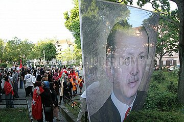 Anhaenger von Erdogan am 28.05.2023