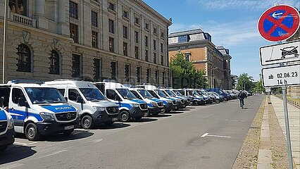Polizei vor Leipziger Verwaltungsgericht