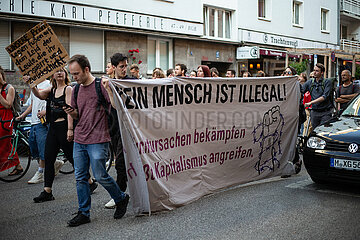 Demo gegen Asylrechtsverschärfung