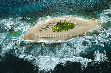FRANCE. FRENCH WEST INDIES. MARTINIQUE. ROBERT BAY. AERIAL VIEW OF THE LOUP GAROU ISLET