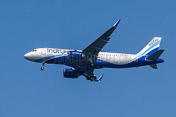 INDIA (ARCHIVES). AN AIRBUS A 320-200 FROM THE INDIAN AIRLINE INDIGO LANDING. IN 2023  AT THE PARIS-LE BOURGET INTERNATIONAL AERONAUTICS AND SPACE SHOW (SIAE)  THE INDIGO COMPANY SIGNS THE LARGEST CONTRACT IN THE HISTORY OF CIVIL AVIATION BY ORDERING 500 NEW A320 AIRCRAFT FROM THE EUROPEAN CONSORTIUM AIRBUS. ($55 BILLION - DEVICES TO BE DELIVERED BETWEEN 2030 AND 2035) WITH THIS NEW CONTRACT  INDIGO BECOMES AIRBUS' LARGEST CUSTOMER. IT WILL BECOME  UPON RECEIPT  THE LARGEST AIRLINE BY NUMBER OF AIRCRAFT IN INDIA