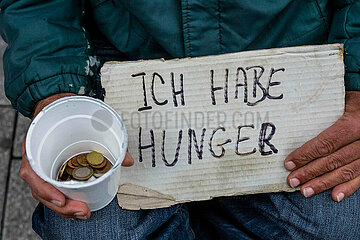 Ich habe Hunger  Bettler in Hamburg