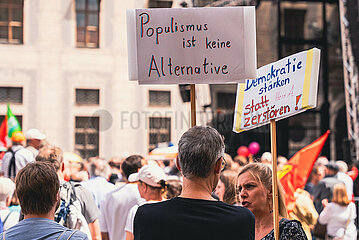 Ausge-Trumpt Demo gegen Populismus in München