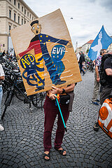 Auge-Trumpt Demo gegen Populismus in München