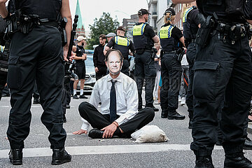 Verkleidet als Regierung: Letzte Generation Blockade in Hamburg