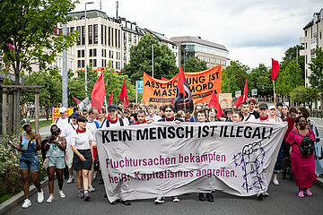 Refugees Welcome: Offen Bleiben Demo in München