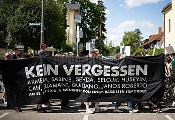 Gedenkdemonstration für die Opfer des rassistischen Terroranschlags am OEZ