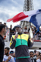FRANCE. PARIS (75) 16 TH ARRONDISSEMENT. PORT DEBILLY  CELEBRATION AND PRESENTATION OF THE PARIS 2024 OLYMPIC TORCH BY TONY ESTANGUET (PRESIDENT OF PARIS 2024)  USAIN BOLT (THE CELEBRATED JAMAICAN ATHLETE  OLYMPIC SPRINT CHAMPION) IN FRONT OF THE FRENCH OLYMPIC TEAM SUPPORTERS