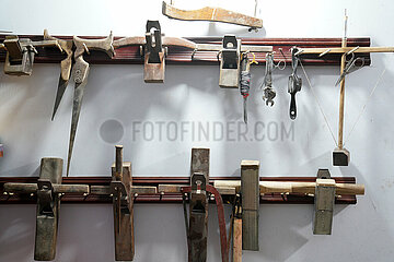 China-Hebei-Kong Ming Lock-Craftsman (CN)