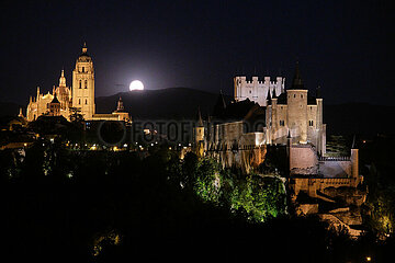 Spanien-Segovia-Supermoon