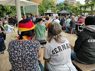 Public Viewing im Berliner Biergarten BRLO