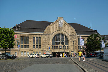 Deutschland  Bielefeld - Vorderseite des Hauptbahnhof Bielefeld (Bielefeld Hbf)