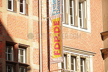 Letzte Generation besprüht FDP HQ Hans-Dietrich-Genscher-Haus