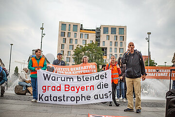 Letzte Generation Protestmarsch vor der Bayernphase