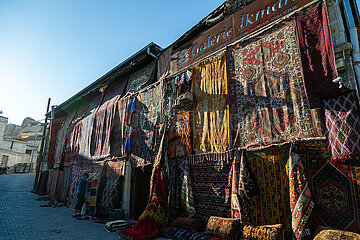 Tuerkei  Goereme - Teppichhandel in dem Ort im Goereme-Nationalpark in Kappadokien