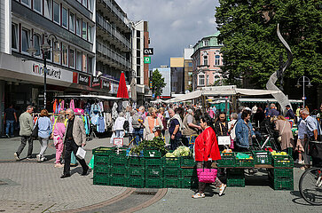 Markttag in der City  Bottrop  Nordrhein-Westfalen  Deutschland
