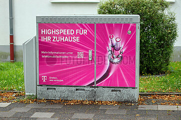 Telekom Verteilerkasten fuer schnelles Internet  Bottrop  Nordrhein-Westfalen  Deutschland