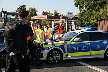 Polizei räumt Protestmarsch der Letzten Generation in Würzburg