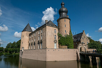 Deutschland  Borken - Die Burg Gemen  heute Jugendburg Gemen  ist eine Jugendbildungsstaette der Katholischen Kirche  Bistum Muenster