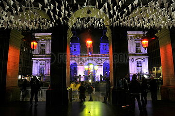 FRANCE. RHONE (69). LYON. THE FETE DES LUMIERES IN 2010. THE TOWN-HALL VIEW FROM THE ARCHWAYS OF THE OPERA