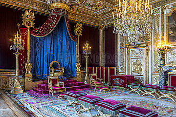 FRANCE. SEINE-ET-MARNE (77). FONTAINEBLEAU. THE CASTLE. THE THRONE ROOM
