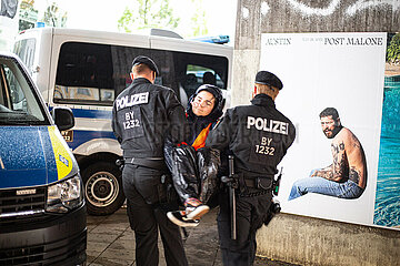 Ohne Ankleben: Letzte Generation blockiert in München