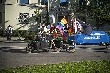 Ohne Kerosin nach Bayern Fahrraddemo zur IAA in München