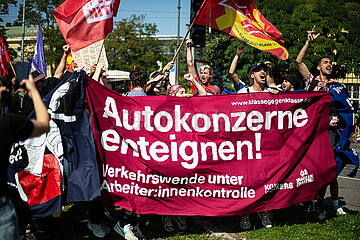 Tausende bei Anti-IAA Demo in München