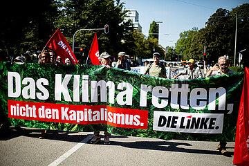 Tausende bei Anti-IAA Demo in München