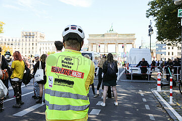 Marsch für das Leben und Gegenprotest in Berlin