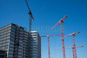 Berlin  Deutschland  Baukraene auf einer Baustelle der Europacity im Stadtquartier Heidestrasse in Moabit