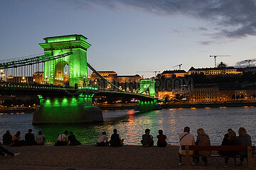 Ungarn-Budapest-Kettenbrückenfestival