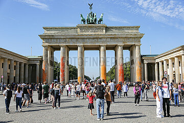 Letzte Generation: Farbanschlag auf Brandenburger Tor
