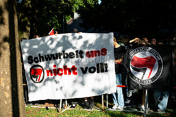 AfD Kundgebung und Gegenprotest in München