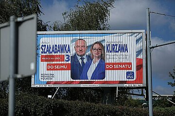 Wahlplakate fuer Parlamentswahl in Polen am 15. Oktober 2023