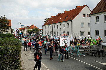 Demo gegen LNG-Terminal vor Rügen
