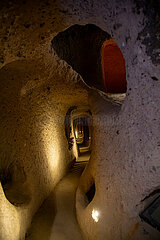 Tuerkei  Derinkuyu - Die mehrstoeckige unterirdische Stadt Derinkuyu von Christen als Fluchtburg vor hunderten von Jahren erbaut