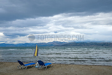 Kalamaki Strand  Korfu  Griechenland  hinten Festland Albanien