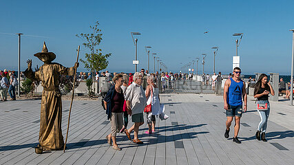 Polen  Kolobrzeg - Strandpromenade an der Ostsee