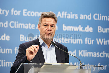 Berlin  Deutschland - Robert Habeck bei einer Pressekonferenz in seinem Ministerium.