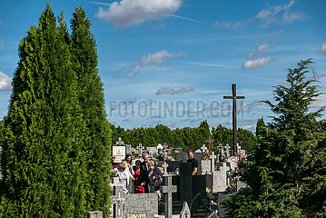 Polen  Opatowko - katholischer Friedhof auf dem Land
