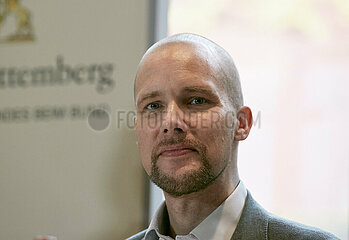 Berlin  Deutschland - Der CEO von Aleph Alpha Jonas Andrulis bei einer Pressekonferenz.