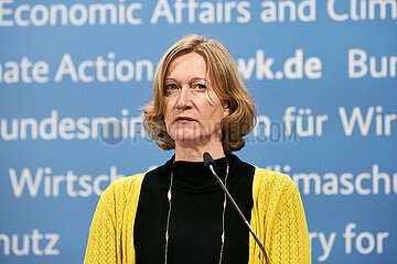 Berlin  Deutschland - Die Vorsitzende der Hauptgeschaeftsfuehrung des BDEW Kerstin Andreae.