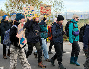 Protest gegen den Ausbau der A20 in Tribsees  MV