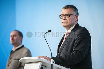 Pressekonferenz über die Ergebnisse der vorangegangen ersten Sitzung des neuen bayrischen Kabinetts