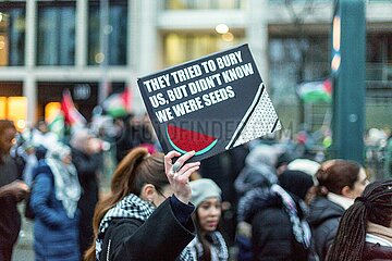 Palästina Demonstration in Berlin Mitte